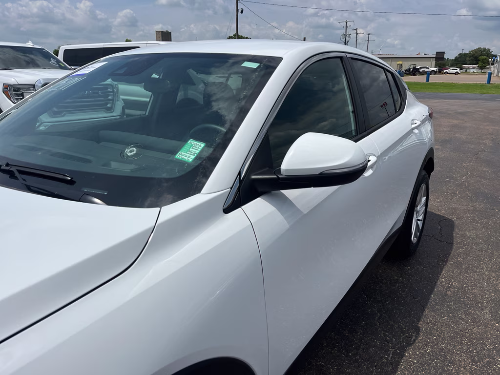2024 Summit White Buick Envista Preferred FWD SUV