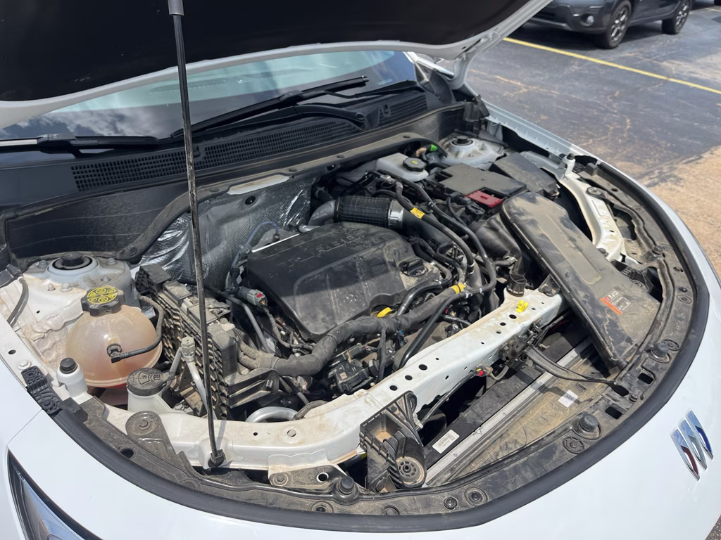 2024 Summit White Buick Envista Preferred FWD SUV