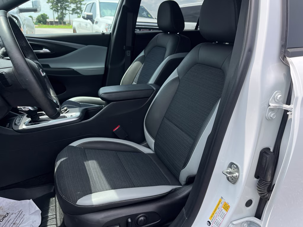 2024 Summit White Buick Envista Preferred FWD SUV