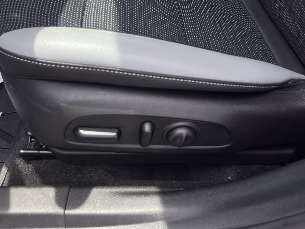 2024 Summit White Buick Envista Preferred FWD SUV