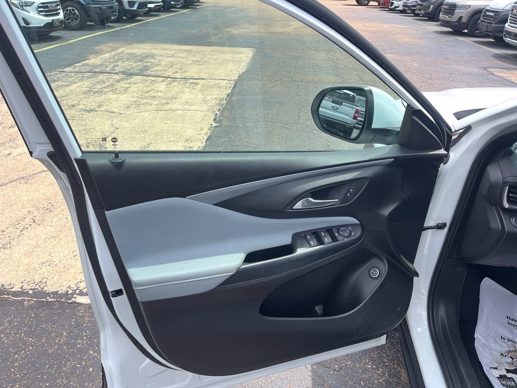 2024 Summit White Buick Envista Preferred FWD SUV