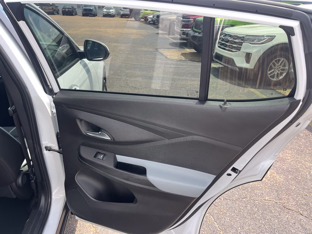 2024 Summit White Buick Envista Preferred FWD SUV