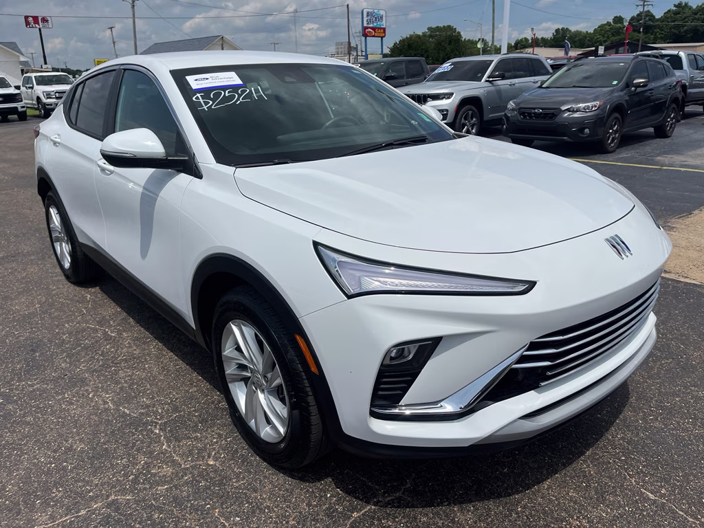 2024 Summit White Buick Envista Preferred FWD SUV