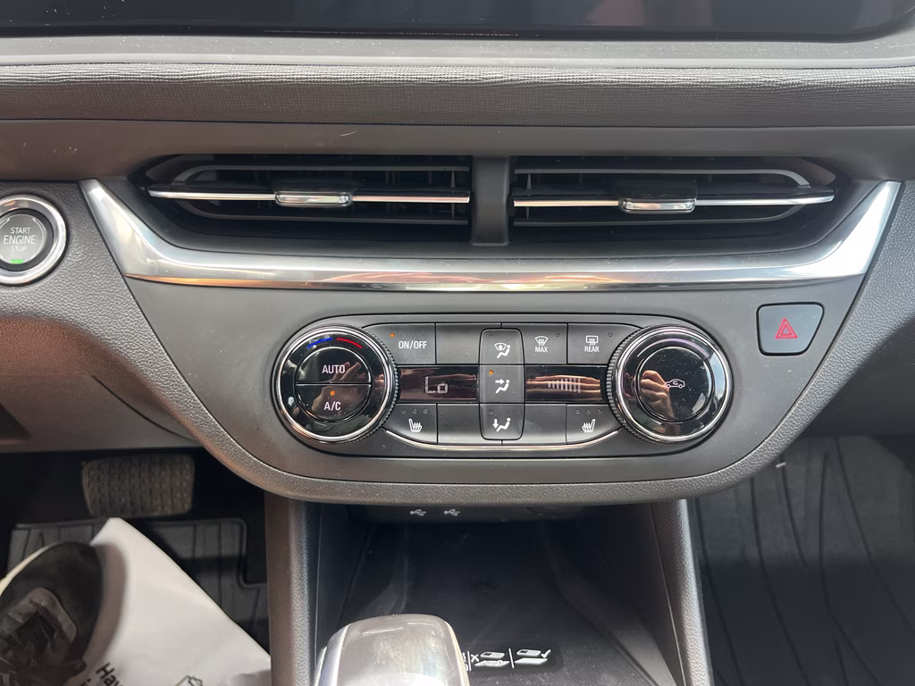 2024 Summit White Buick Envista Preferred FWD SUV