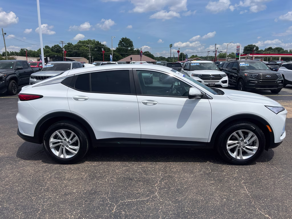 2024 Summit White Buick Envista Preferred FWD SUV