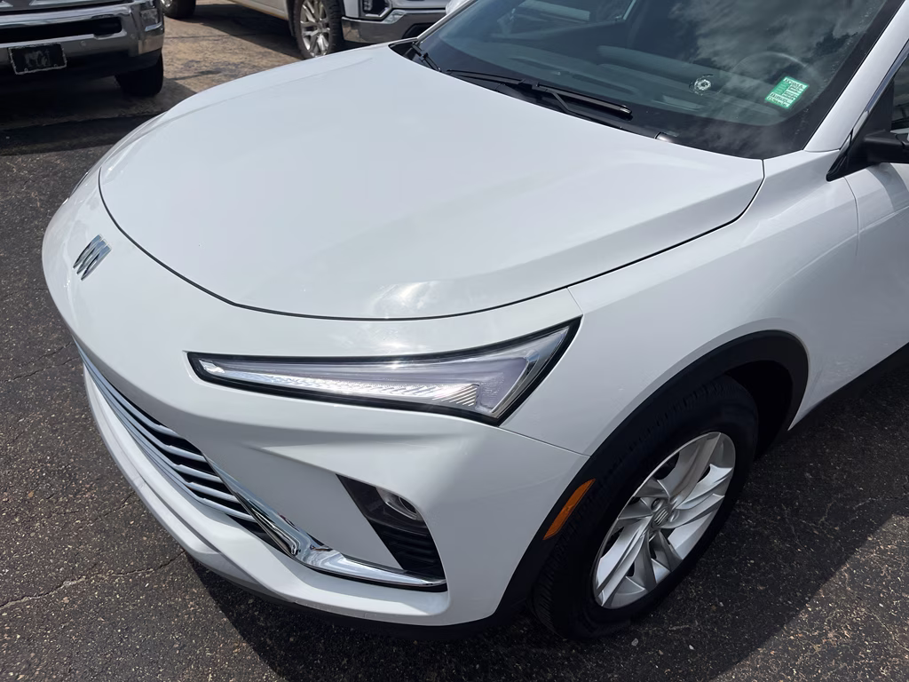2024 Summit White Buick Envista Preferred FWD SUV