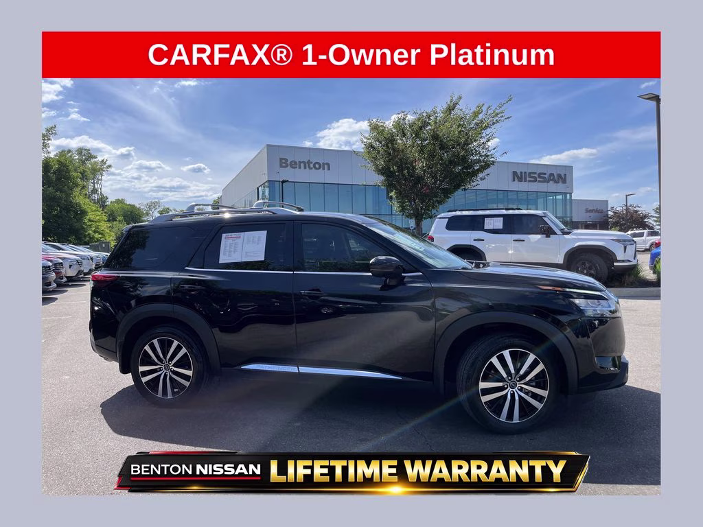2024 Nissan Pathfinder Platinum 2WD's photo