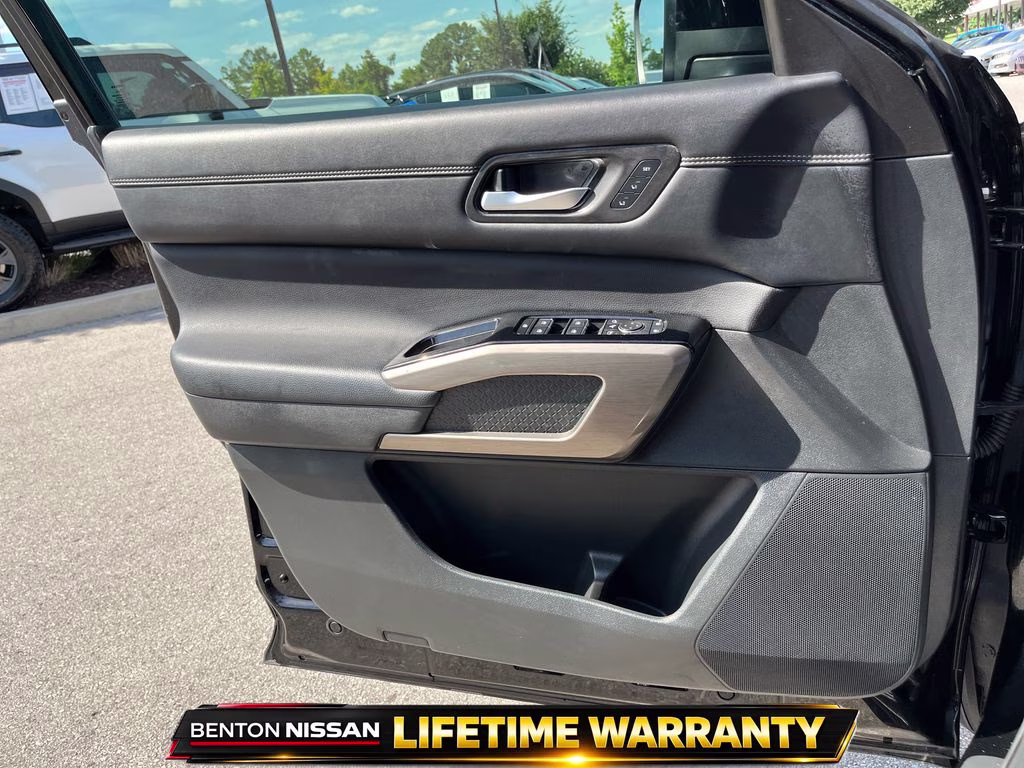 2024 Super Black Nissan Pathfinder Platinum FWD SUV