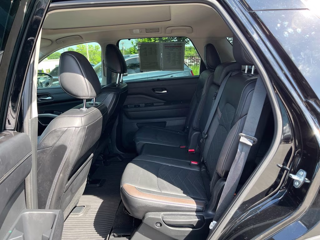 2024 Super Black Nissan Pathfinder Platinum FWD SUV