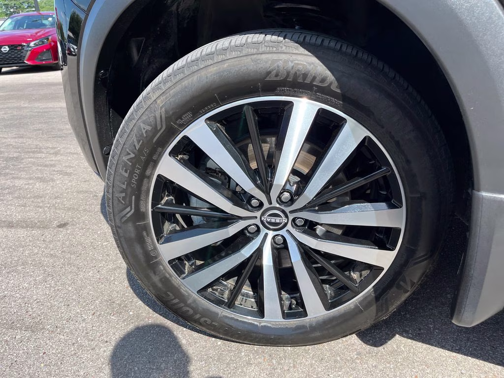 2024 Super Black Nissan Pathfinder Platinum FWD SUV