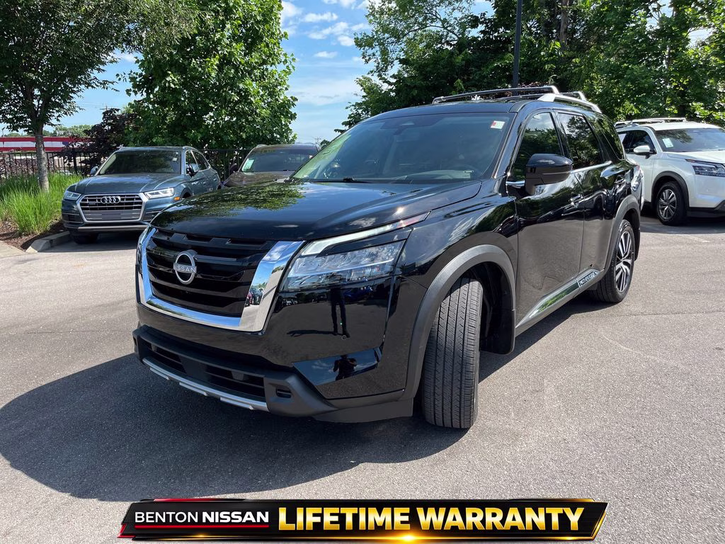 2024 Super Black Nissan Pathfinder Platinum FWD SUV