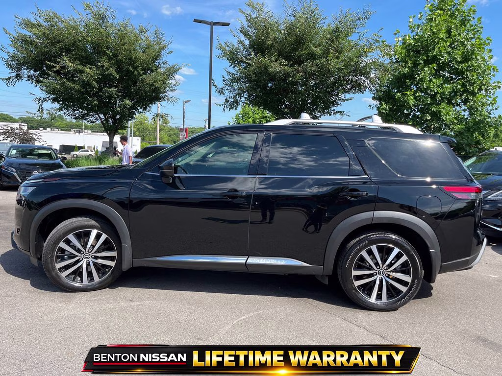 2024 Super Black Nissan Pathfinder Platinum FWD SUV