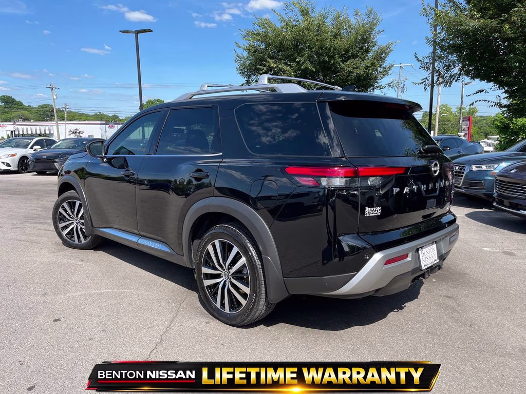 2024 Super Black Nissan Pathfinder Platinum FWD SUV