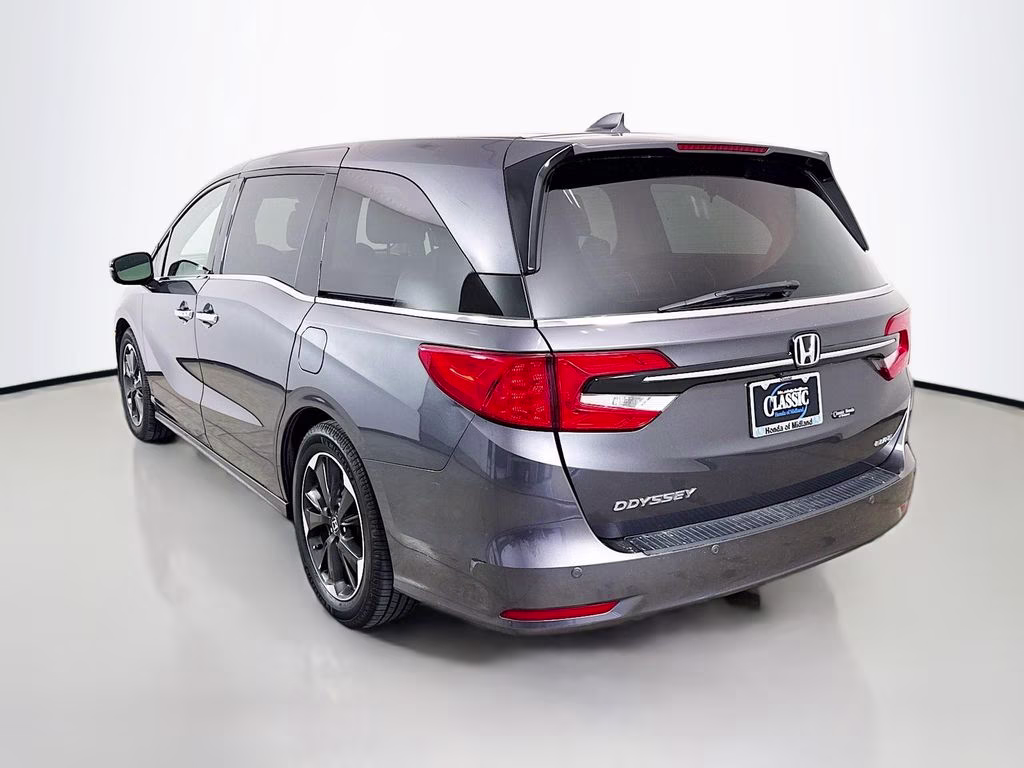 2023 Modern Steel Honda Odyssey Elite FWD Van