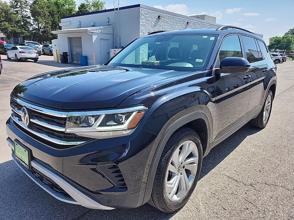 2022 Deep Black Volkswagen Atlas 2.0T SE w/Technology AWD SUV
