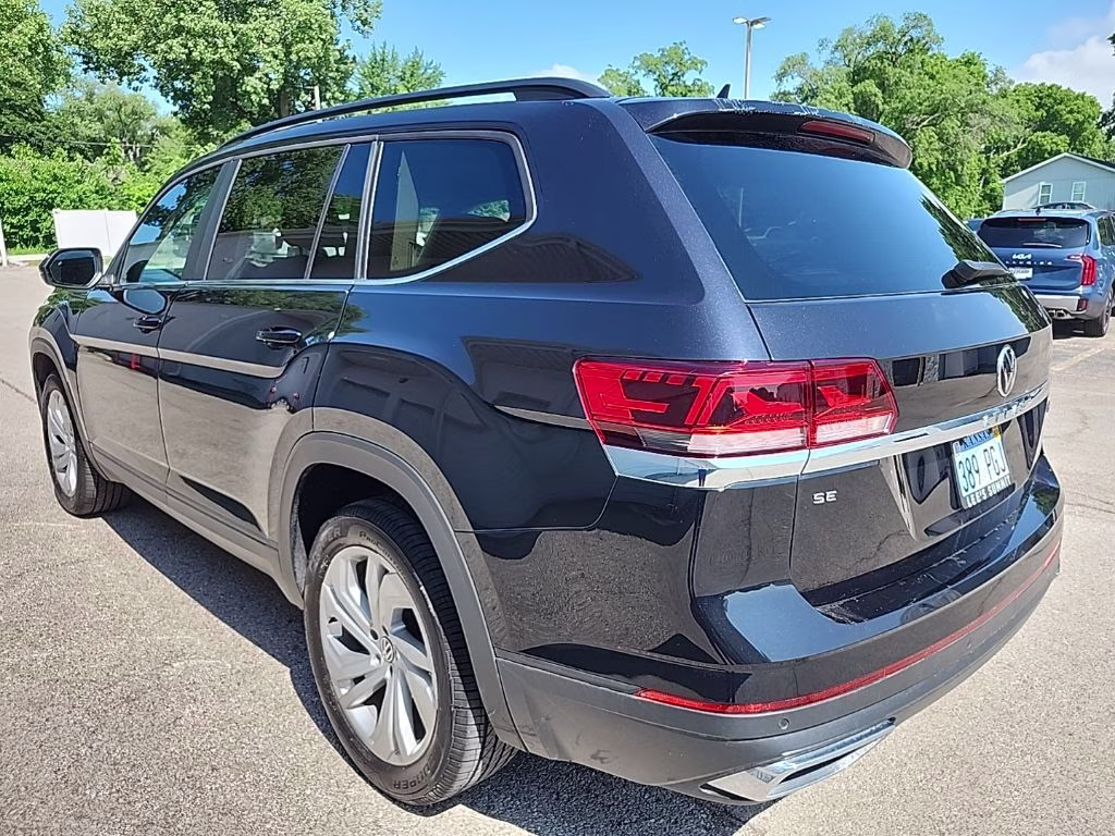 2022 Deep Black Volkswagen Atlas 2.0T SE w/Technology AWD SUV