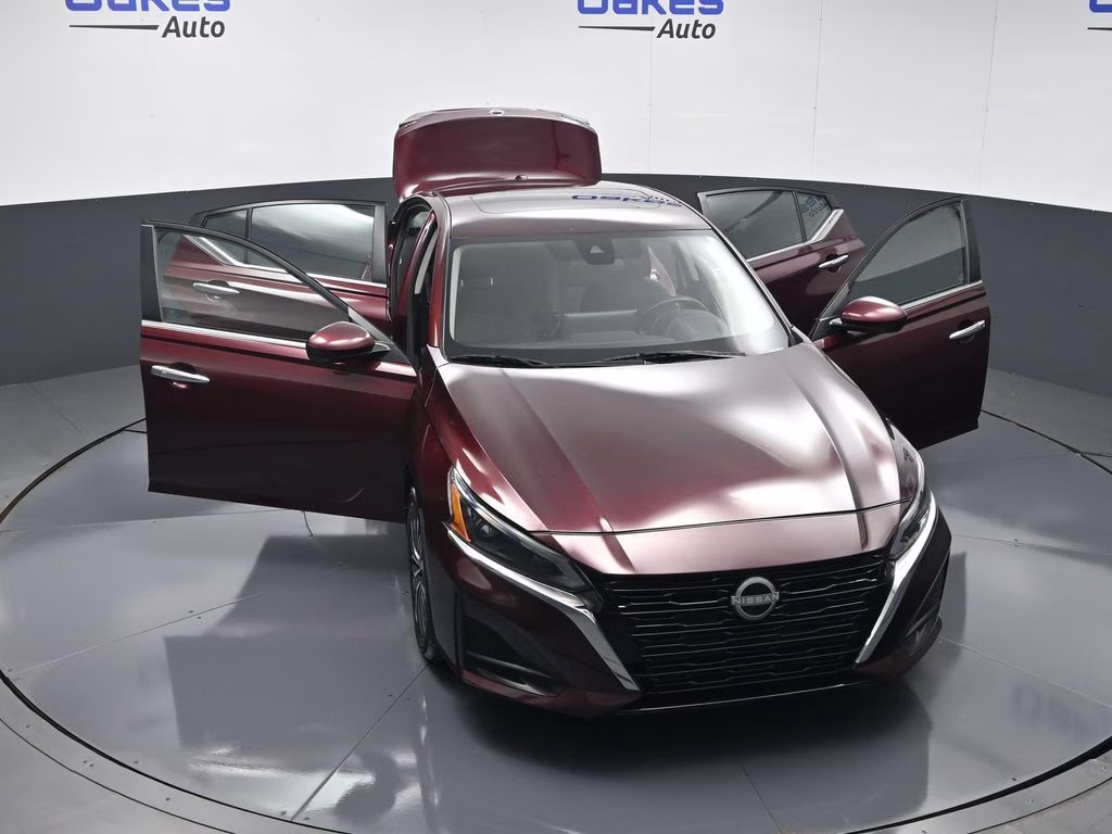 2024 Garnet Pearl Metallic Nissan Altima 2.5 SV FWD Sedan