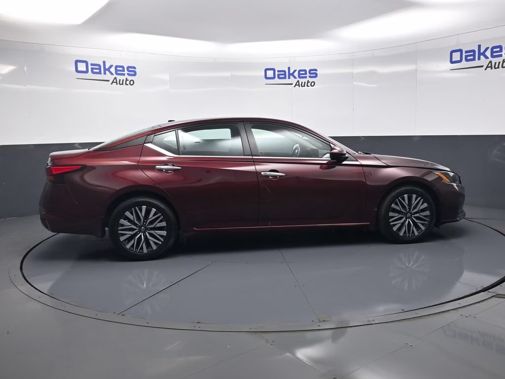 2024 Garnet Pearl Metallic Nissan Altima 2.5 SV FWD Sedan