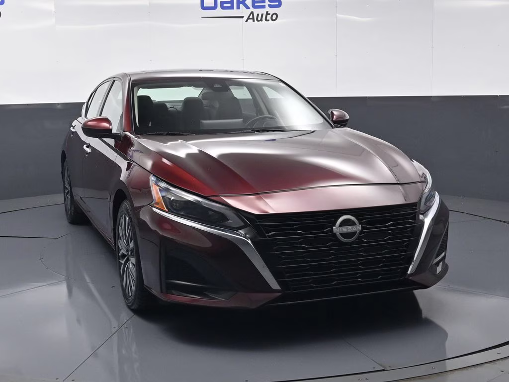 2024 Garnet Pearl Metallic Nissan Altima 2.5 SV FWD Sedan
