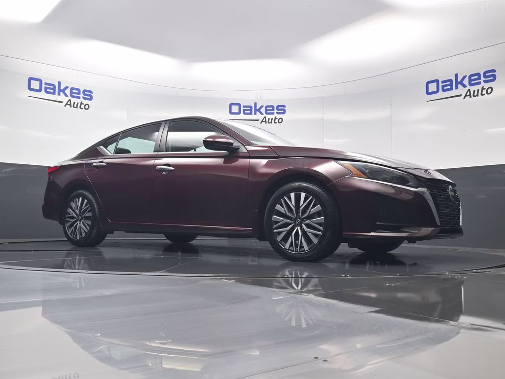 2024 Garnet Pearl Metallic Nissan Altima 2.5 SV FWD Sedan