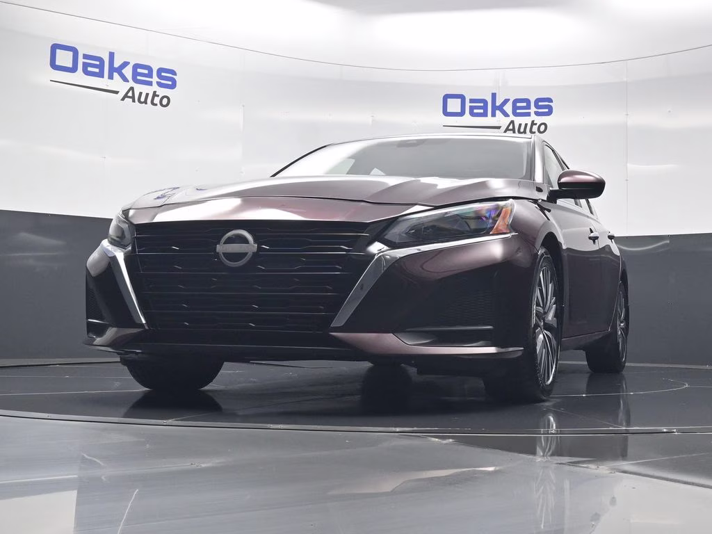 2024 Garnet Pearl Metallic Nissan Altima 2.5 SV FWD Sedan