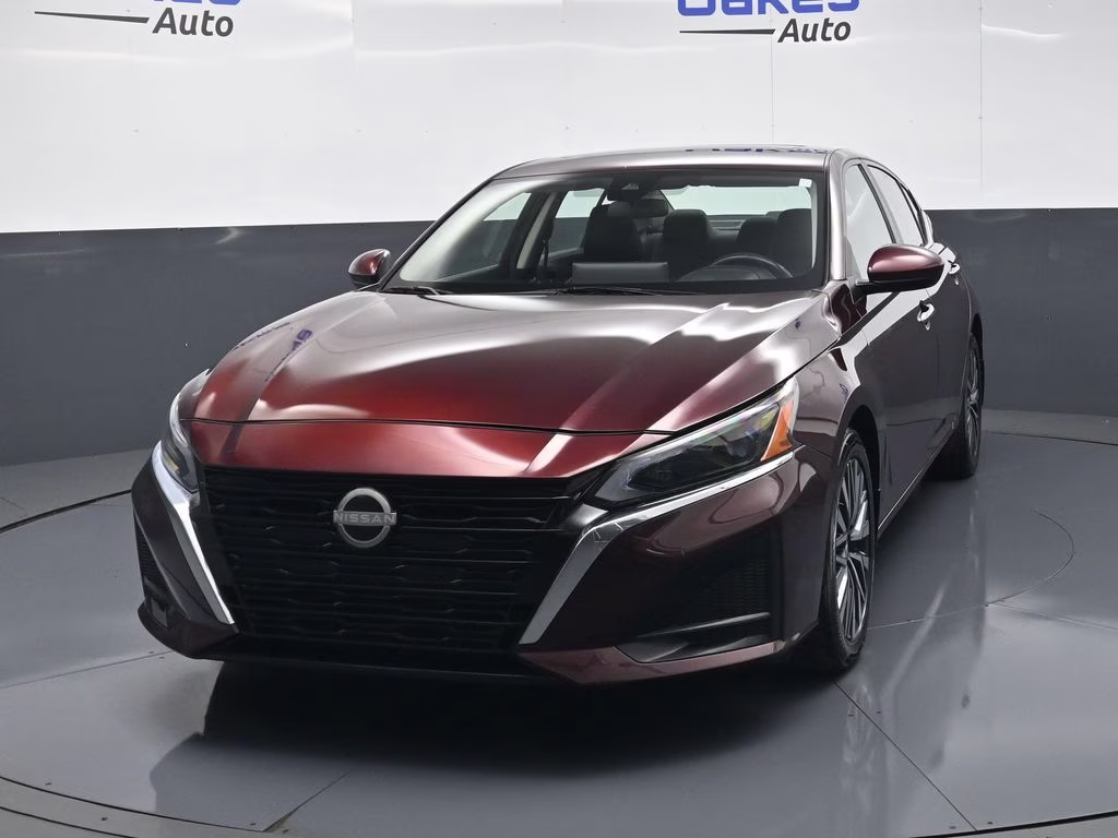 2024 Garnet Pearl Metallic Nissan Altima 2.5 SV FWD Sedan