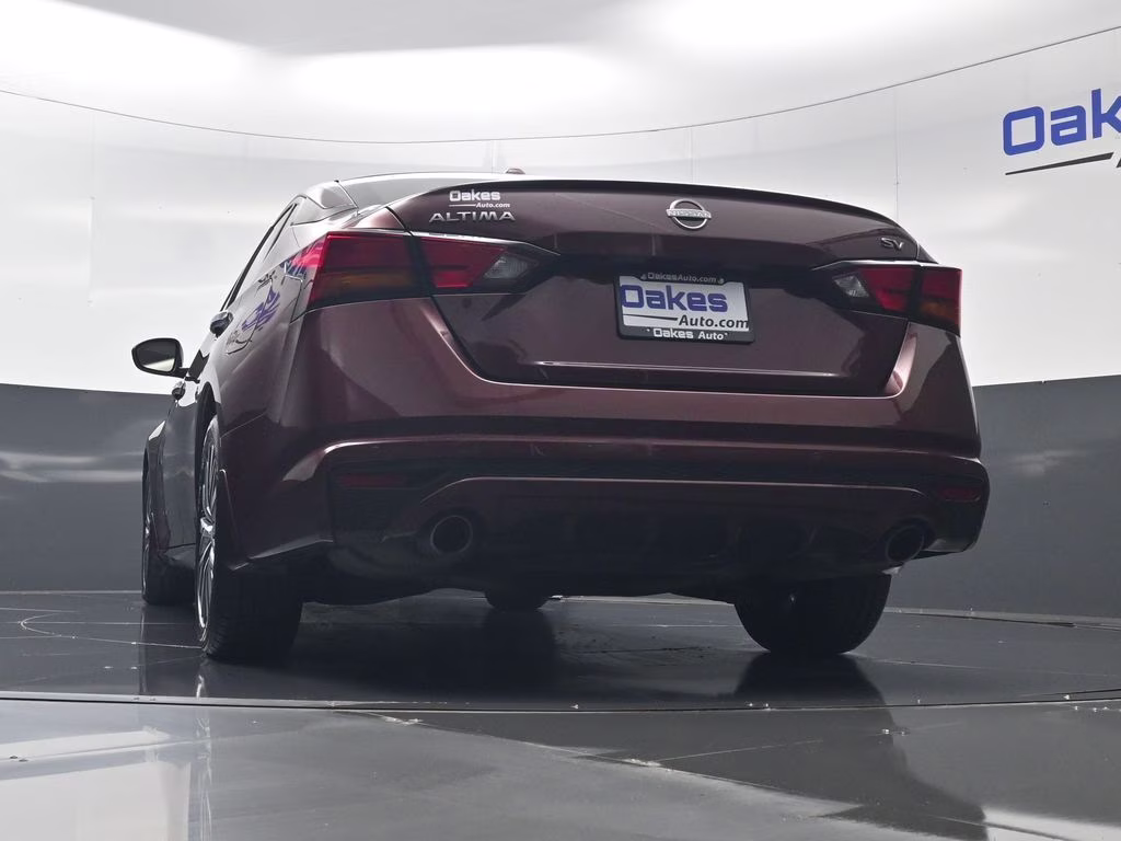 2024 Garnet Pearl Metallic Nissan Altima 2.5 SV FWD Sedan