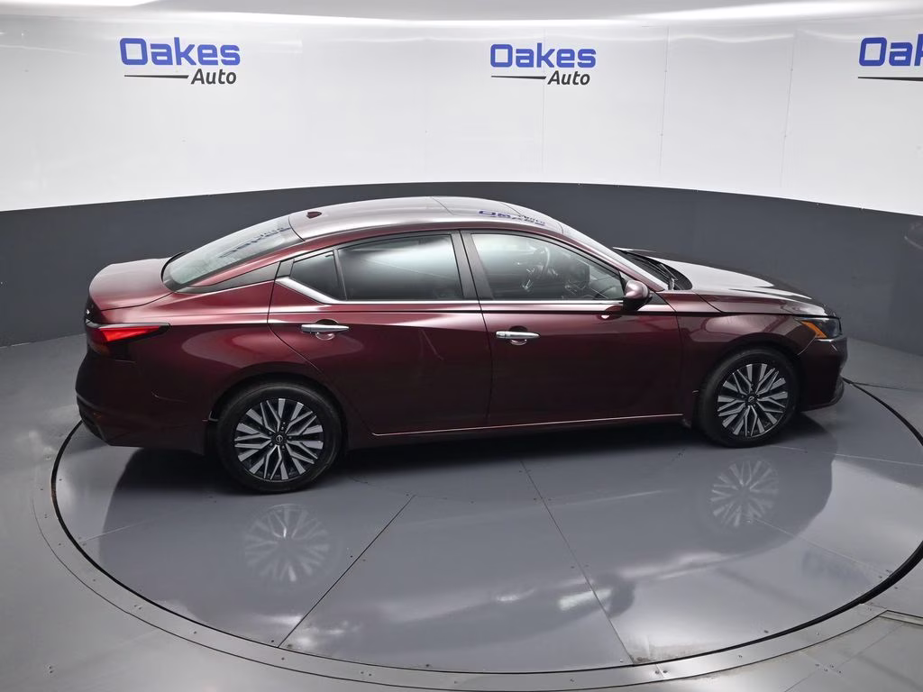 2024 Garnet Pearl Metallic Nissan Altima 2.5 SV FWD Sedan