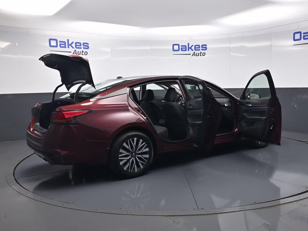 2024 Garnet Pearl Metallic Nissan Altima 2.5 SV FWD Sedan