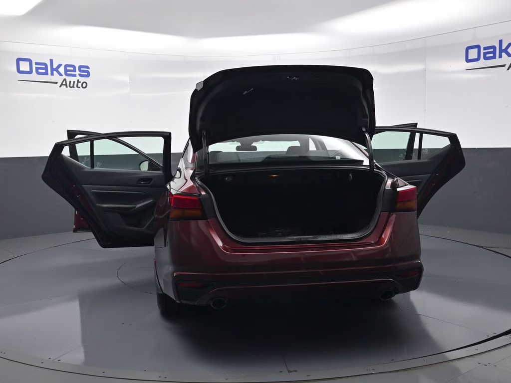 2024 Garnet Pearl Metallic Nissan Altima 2.5 SV FWD Sedan