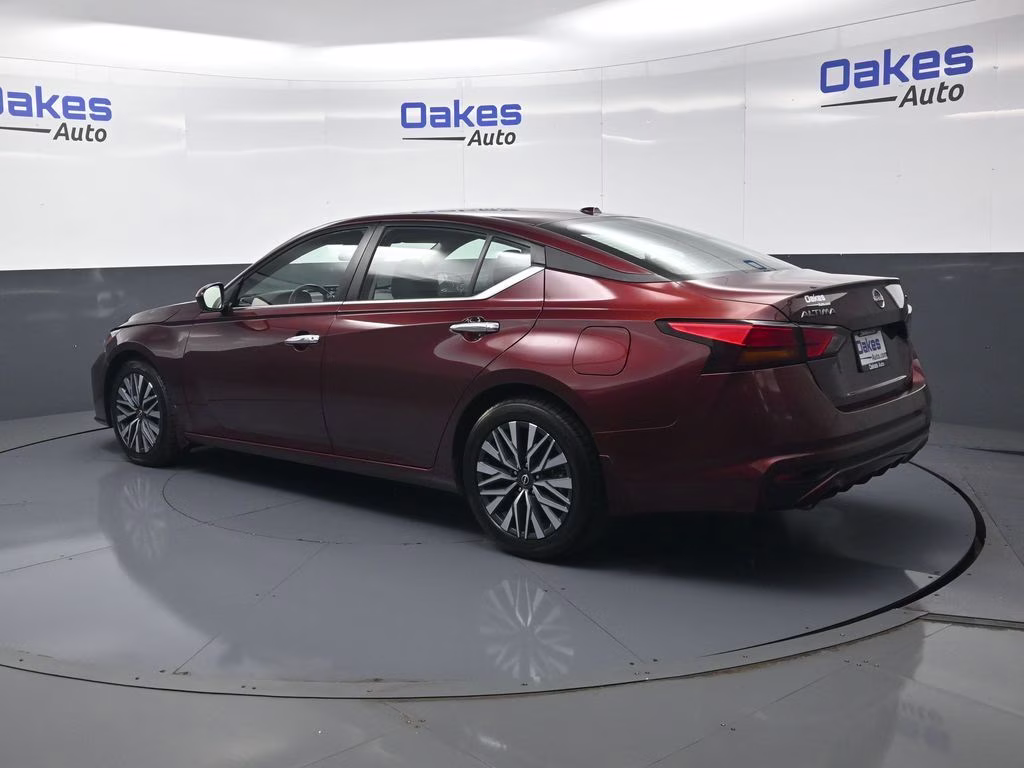 2024 Garnet Pearl Metallic Nissan Altima 2.5 SV FWD Sedan