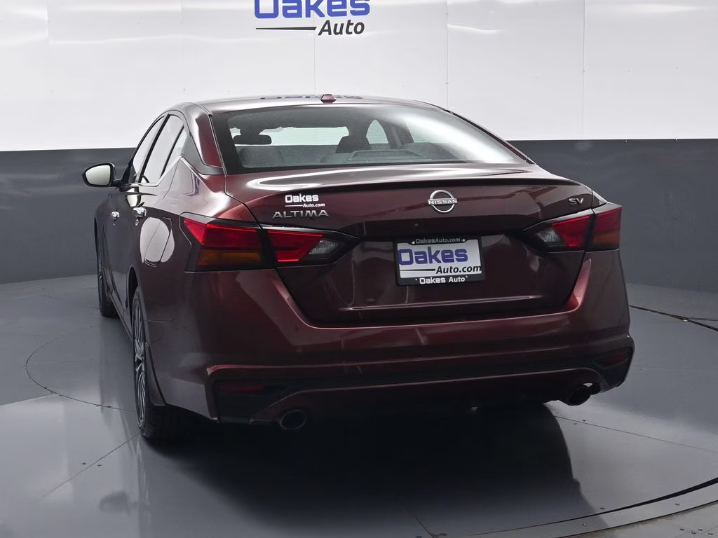 2024 Garnet Pearl Metallic Nissan Altima 2.5 SV FWD Sedan