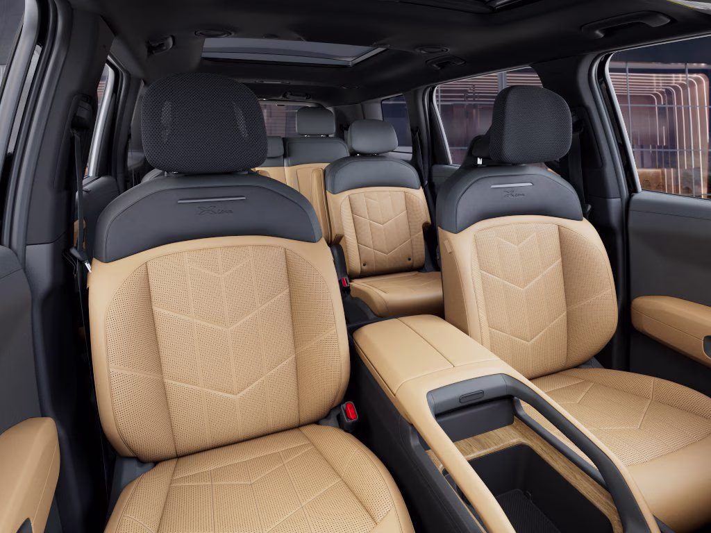 2027 Ebony Black Kia Telluride Hybrid X-Line SX AWD SUV