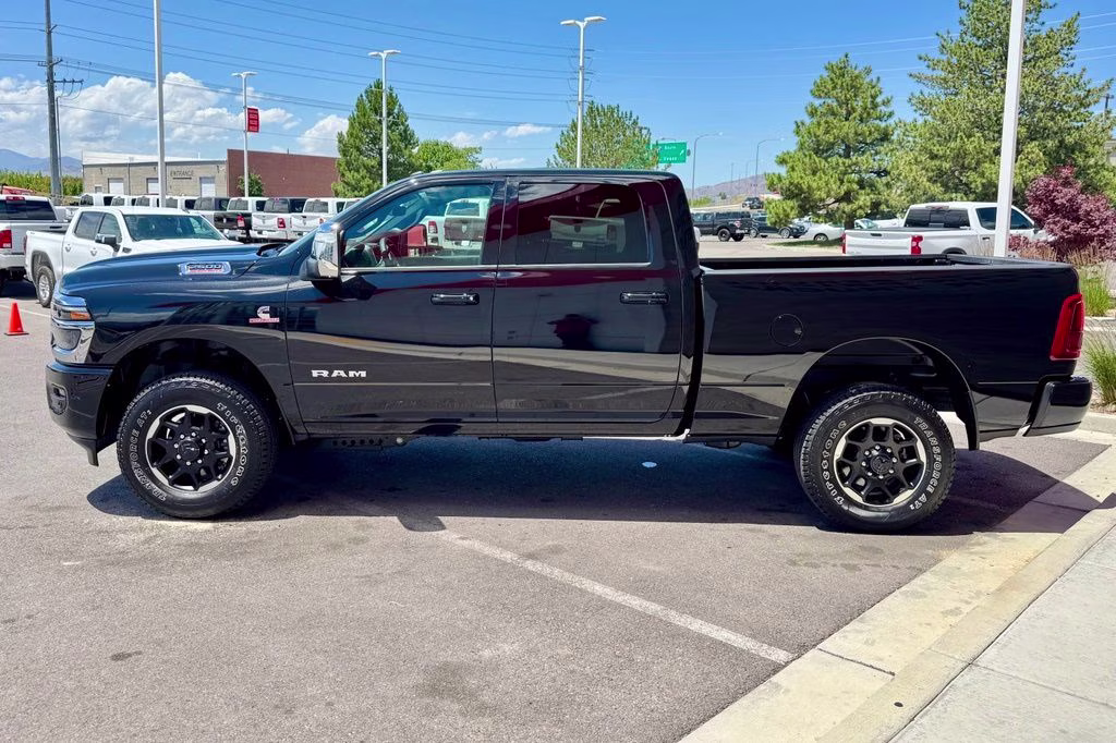 2026 Diamond Black Crystal Pearlcoat Ram 2500 Laramie 4X4 Truck