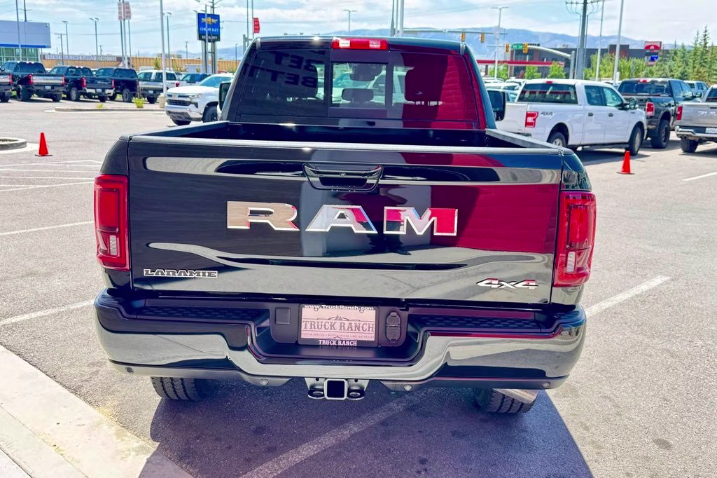 2026 Diamond Black Crystal Pearlcoat Ram 2500 Laramie 4X4 Truck