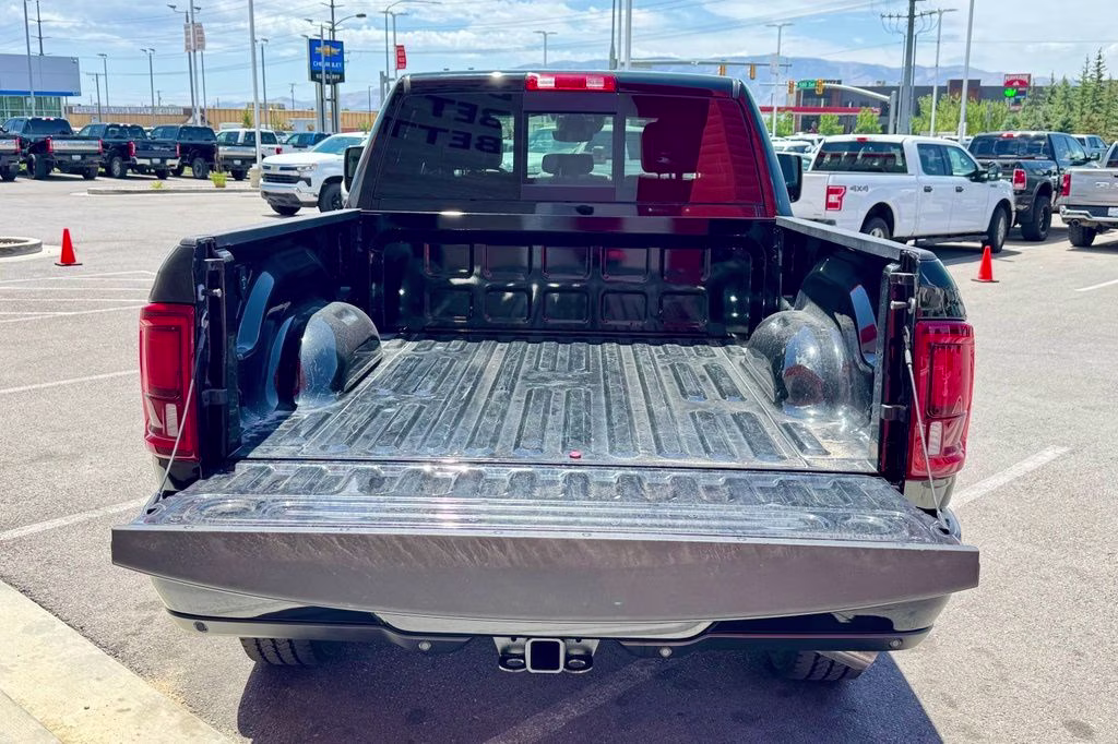 2026 Diamond Black Crystal Pearlcoat Ram 2500 Laramie 4X4 Truck