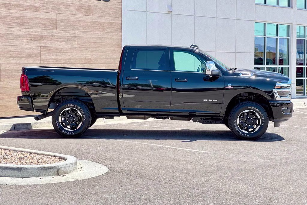 2026 Diamond Black Crystal Pearlcoat Ram 2500 Laramie 4X4 Truck