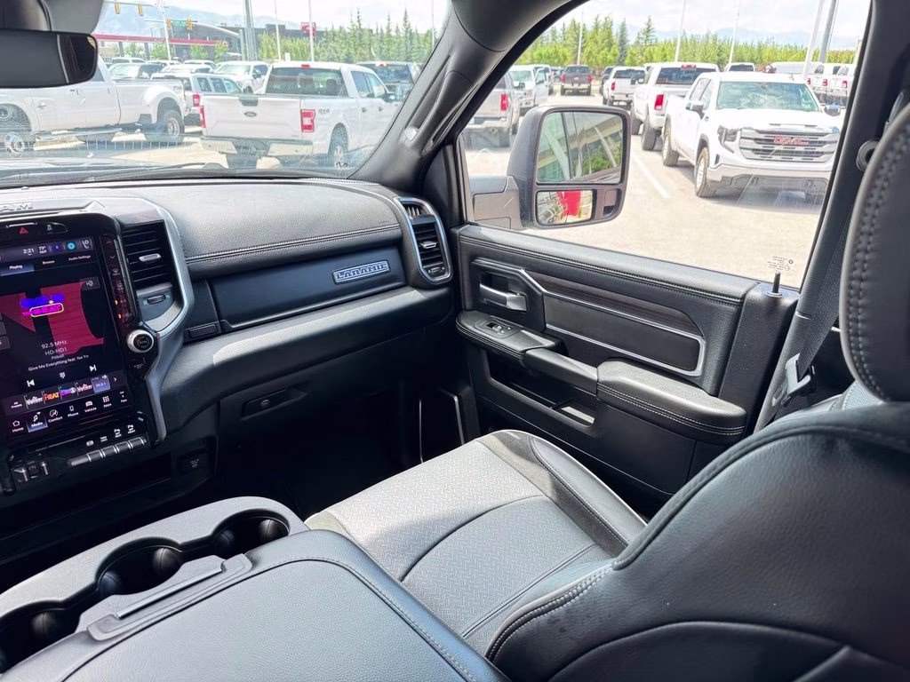 2026 Diamond Black Crystal Pearlcoat Ram 2500 Laramie 4X4 Truck