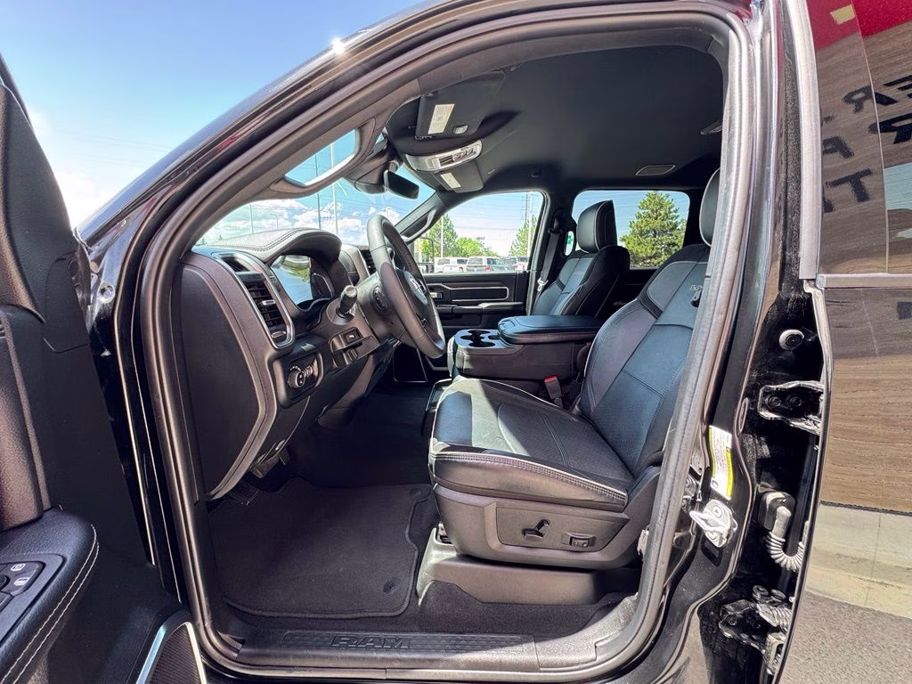 2026 Diamond Black Crystal Pearlcoat Ram 2500 Laramie 4X4 Truck