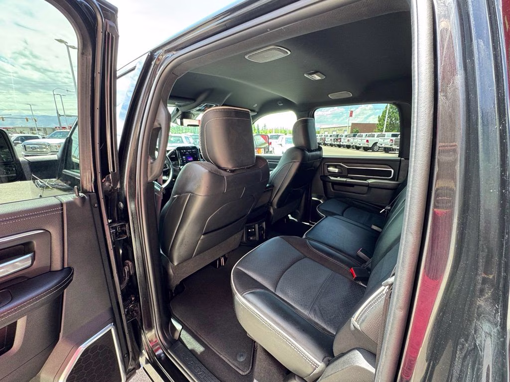 2026 Diamond Black Crystal Pearlcoat Ram 2500 Laramie 4X4 Truck