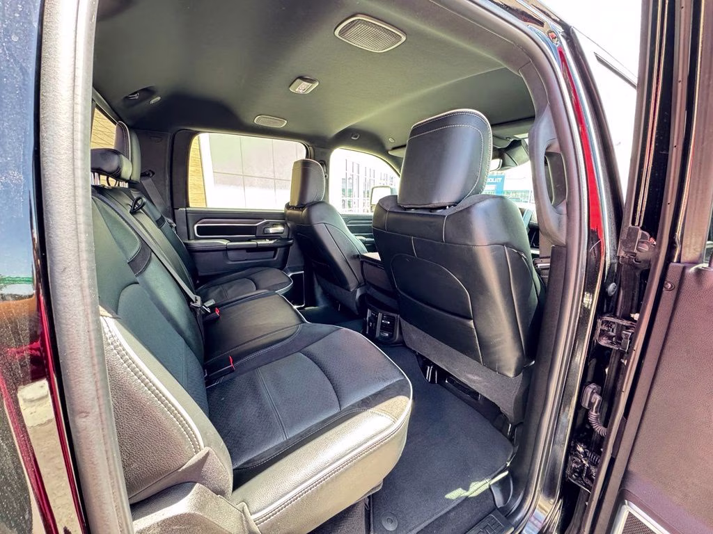 2026 Diamond Black Crystal Pearlcoat Ram 2500 Laramie 4X4 Truck