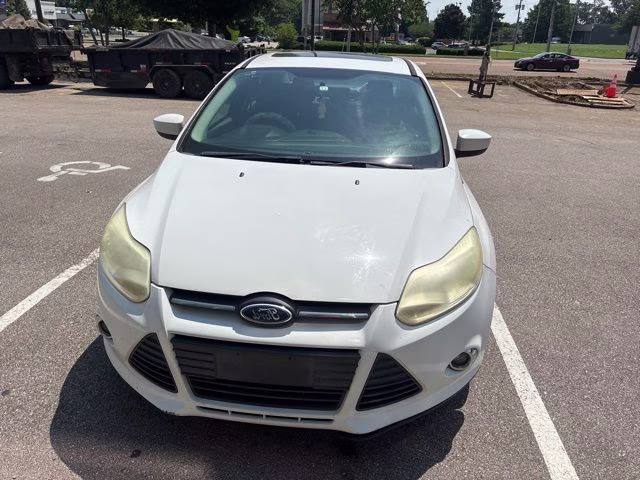 2012 Ford Focus Sedan SE's photo