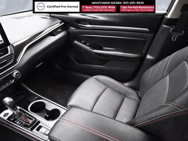 2024 Super Black Clearcoat Nissan Altima 2.0 SR FWD Sedan