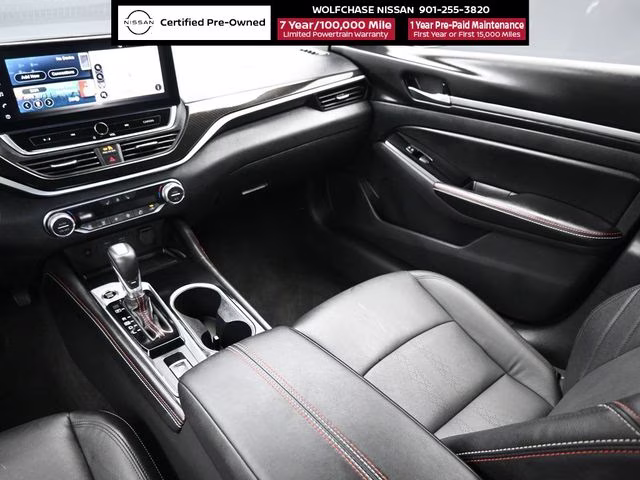 2024 Super Black Clearcoat Nissan Altima 2.0 SR FWD Sedan