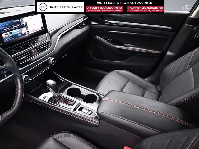 2024 Super Black Clearcoat Nissan Altima 2.0 SR FWD Sedan