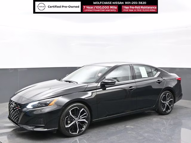 2024 Super Black Clearcoat Nissan Altima 2.0 SR FWD Sedan