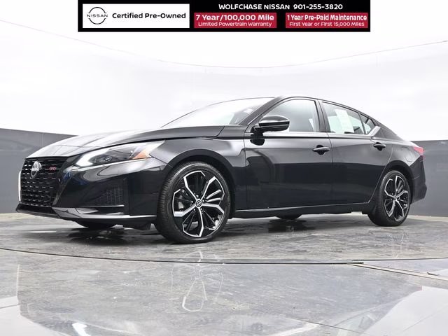 2024 Super Black Clearcoat Nissan Altima 2.0 SR FWD Sedan