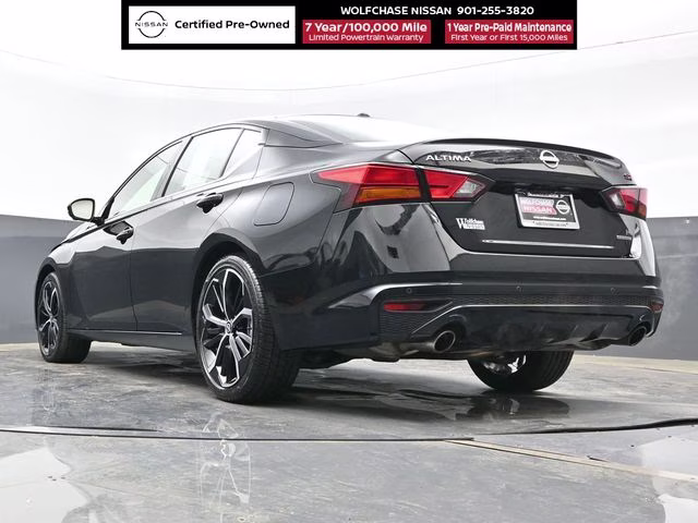 2024 Super Black Clearcoat Nissan Altima 2.0 SR FWD Sedan