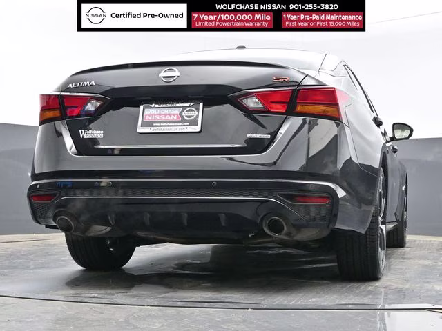 2024 Super Black Clearcoat Nissan Altima 2.0 SR FWD Sedan