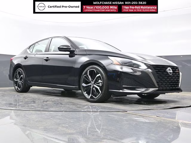 2024 Super Black Clearcoat Nissan Altima 2.0 SR FWD Sedan